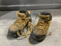 WORK BOOTS