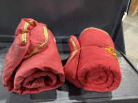2 SLEEPING BAGS