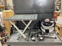 COMPACT CAMP TABLE & CHARBROIL PATIO BISTRO BBQ