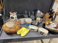 2 BOXES KITCHEN WARE & DECOR