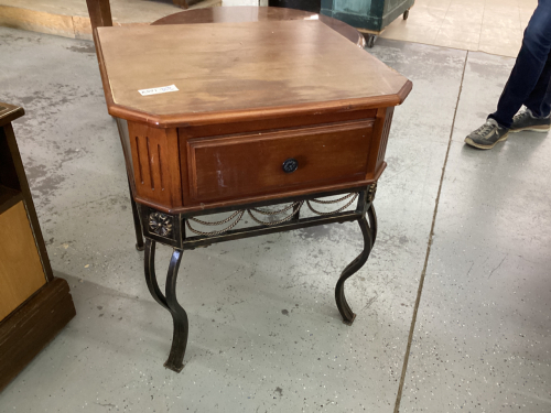 END TABLE W/DRAWER