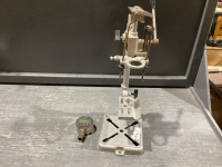 TABLE TOP DRILL PRESS + ELECTRONIC PRESSURE GAUGE