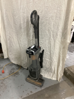 SHARK NAVIGATOR BAGLESS UPRIGHT VACUUM