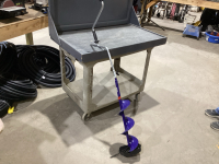FIN-BORE MANUAL ICE AUGER