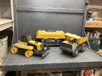TONKA DUMP TRUCK, TONKA DOZER AND PARTIAL "CAT" TOY BUILDING KIT
