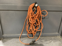 EXTENSION CORD