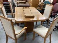 DINING TABLE W/5 CHAIRS