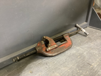 RIDGID 2&rdquo; - 4&rdquo; PIPE CUTTER