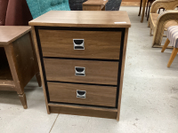 SMALL 3-DRAWER DRESSER