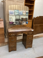 VINTAGE VANITY W/ MIRROR