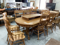 OVAL DOUBLE PEDESTAL DINING TABLE W/ LEAF & (8) CHAIRS