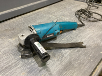 MAKITA ANGLE GRINDER