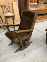 GLIDER ROCKER W/ BROWN CUSHIONS