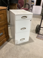 3-DRAWER LETTER SIZE FILING CABINET