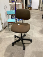 BROWN OFFICE CHAIR