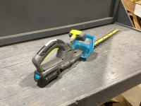 YARDWORKS 20V HEDGE TRIMMER - ONE BATTERY NO CHARGER