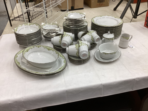 NORITAKE RALEIGH PATTERN CHINA