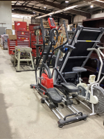 SPIRIT FITNESS E-GLIDE ELLIPTICAL