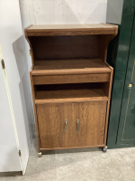 MICROWAVE STAND ON CASTORS