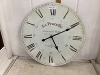 BATTERY OPERATED CLOCK 22 INCHES