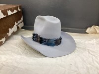 SMITHBILT FUTURA FELT COWBOY HAT - SIZE 7 1/8...WITH BOX