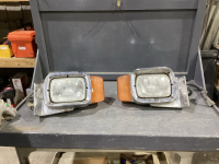 HEADLIGHTS FOR 2019 PETERBUILT 388