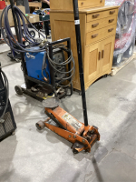 ITC FLOOR JACK - 3 TON CAPACITY