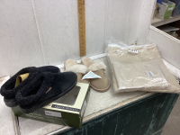 2 PAIR SLIPPERS AND TWIN SHEET + PILLOW CASE