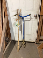 GARDEN CLAW & (2) TIKI TORCHES