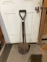 SPADE W/ HANDLE