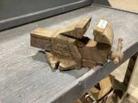 VISE - 4 1/2&rdquo;
