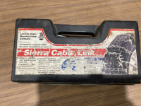 CASE WITH TIRE CHAINS