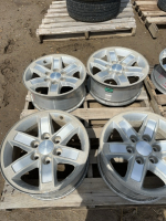 Set a four GMC aluminum rims