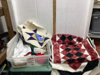 TOTE WITH PARTIALLY FINISHED QUILTING PROJECTS