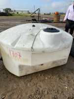 Flat bottom round poly tank