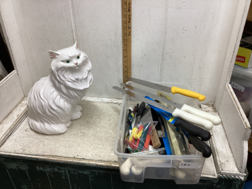 KNIVES, PEELERS, BIG CERAMIC CAT