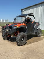 2014 Polaris RZR 900XP w/manual & cover