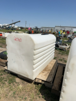 Flat bottom poly water tank