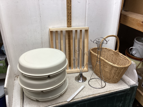 3 TUPPERWARE VEGGIE TRAYS