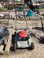HONDA GAS PUSH LAWN MOWER - NO BAG
