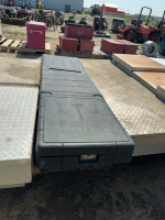 Batwing cross box