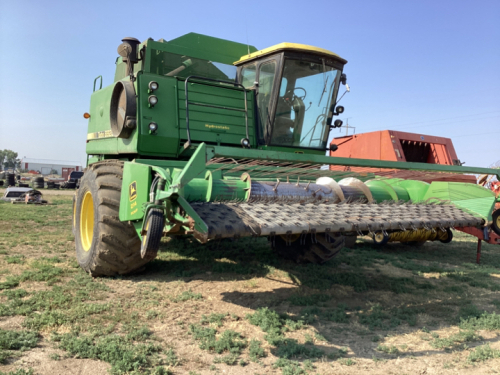 1981 JD 8820 TURBO COMBINE WITH PICK UP HEADER - FIELD READY