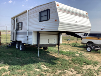 1995 NOMAD BY SKYLINE 5th WHEEL CAMPER