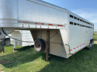 2005 feather light aluminum livestock trailer