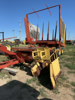 New Holland 1032 Bale Stacker