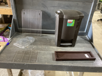 GARBAGE CAN + COOLING RACKS + HOLDER