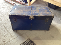 STEAMER TRUNK W/LEATHER HANDLES
