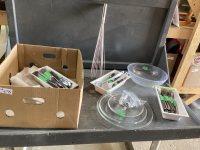BOX UTENSILS, SALAD BOWL, WHISK, CAKE TIER, LINENS