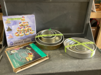 BOX CAKE DECORATING STAND, CAKE PANS & SERVING GLASS