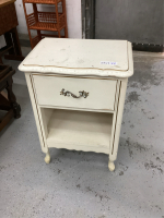 END TABLE W/ DRAWER
